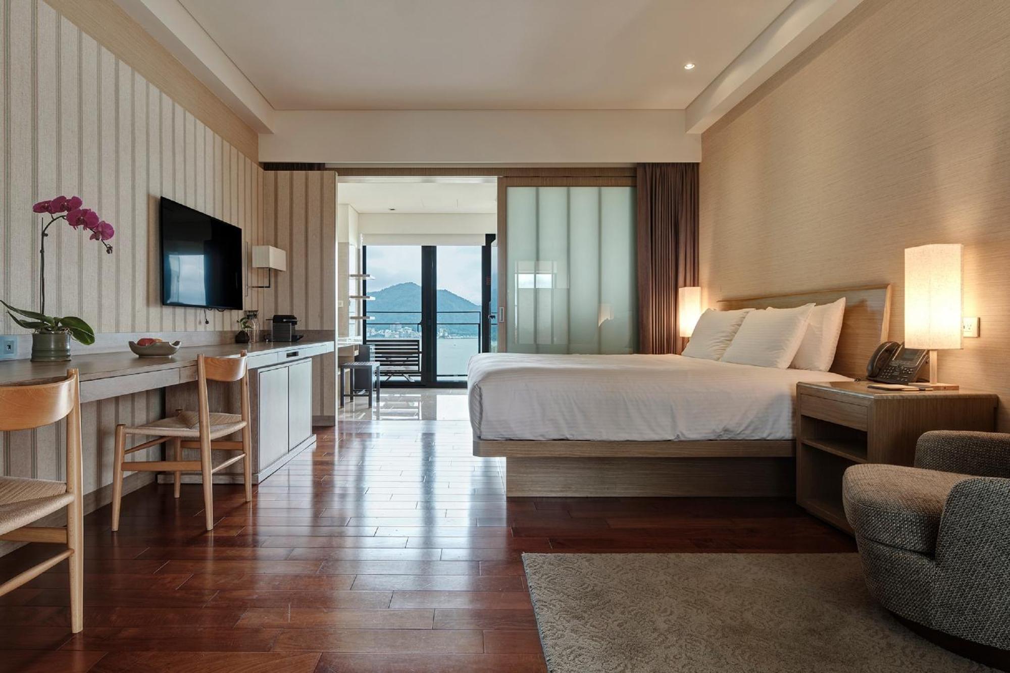 Fleur De Chine Hotel Yuchi Exterior foto Deluxe Ocean View Room