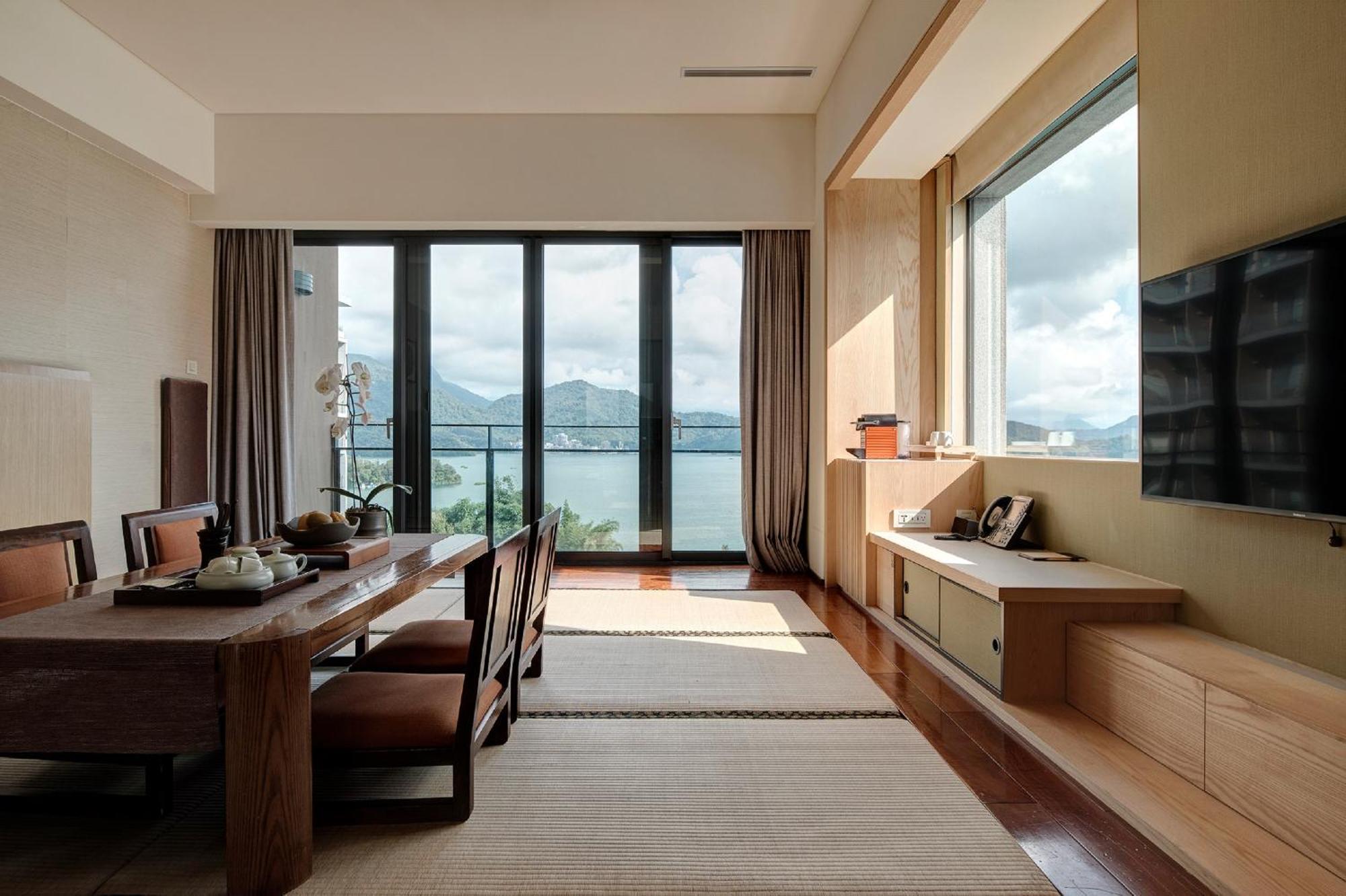 Fleur De Chine Hotel Yuchi Quarto foto Interior of a suite at The Lily