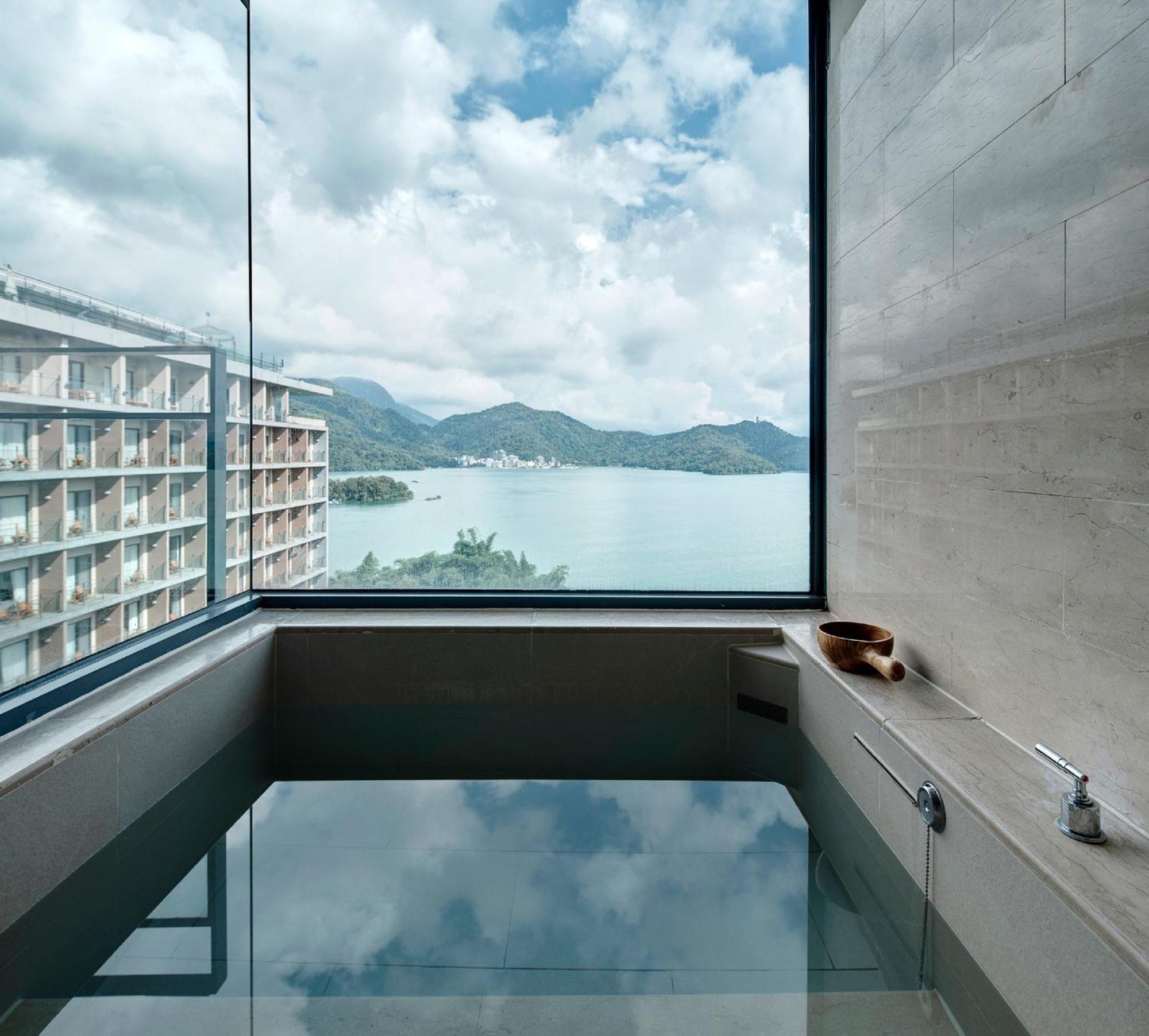 Fleur De Chine Hotel Yuchi Quarto foto View from the bathroom